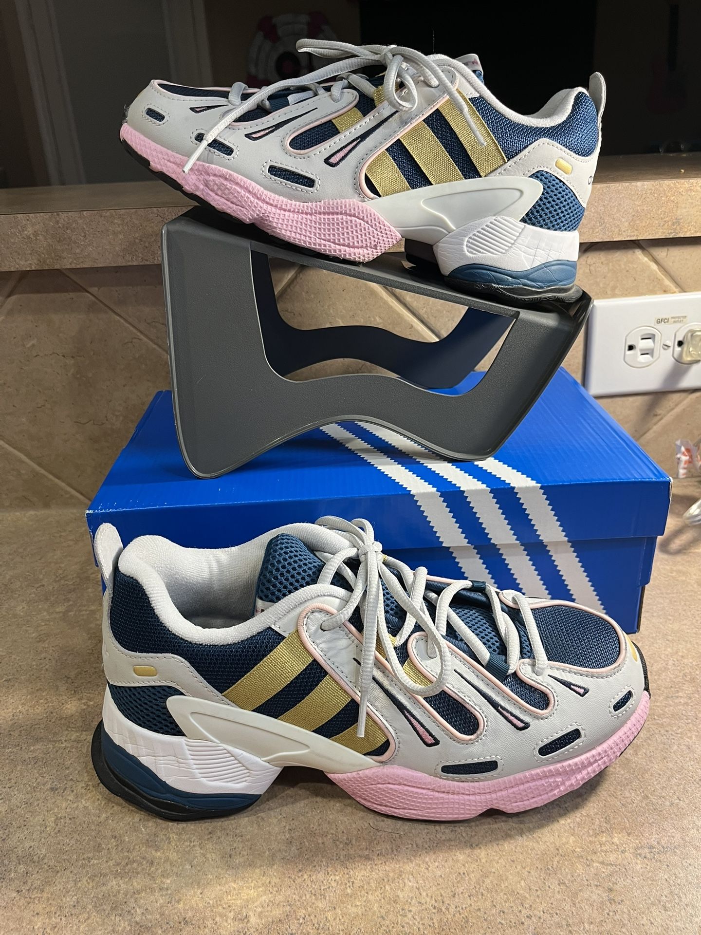 NEW Adidas LVL Athletic Shoes White, Pink & Turquoise