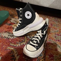 Convers Men’s 6 Women’s 7.5