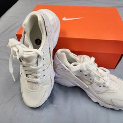 Brand New NIKE Youth Shoes Size 4.5