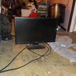 2 Hp Moniters They Are Both Black 