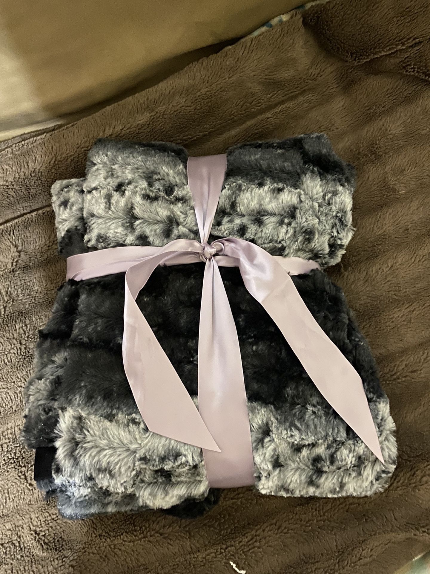 Jennifer Lopez Brand New Faux Fur Throw.