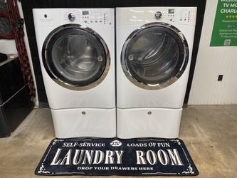 Electrolux Front Load Washer Dryer Set With Pedestals And 30 Day Warranty – Like New - Pickup Or Delivery