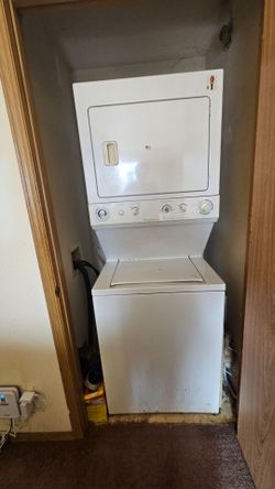 Frigidaire Stacked Washer Dryer Unit