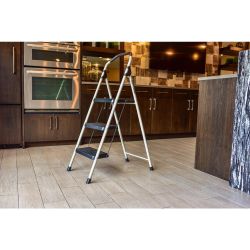 3-Step lightweight durable ladder stool 225 lbs capacity rating (best offer)