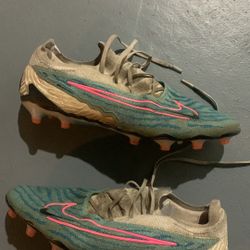 Nike Phantom GX AG Soccer Cleats