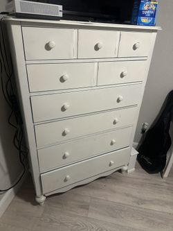 Dresser