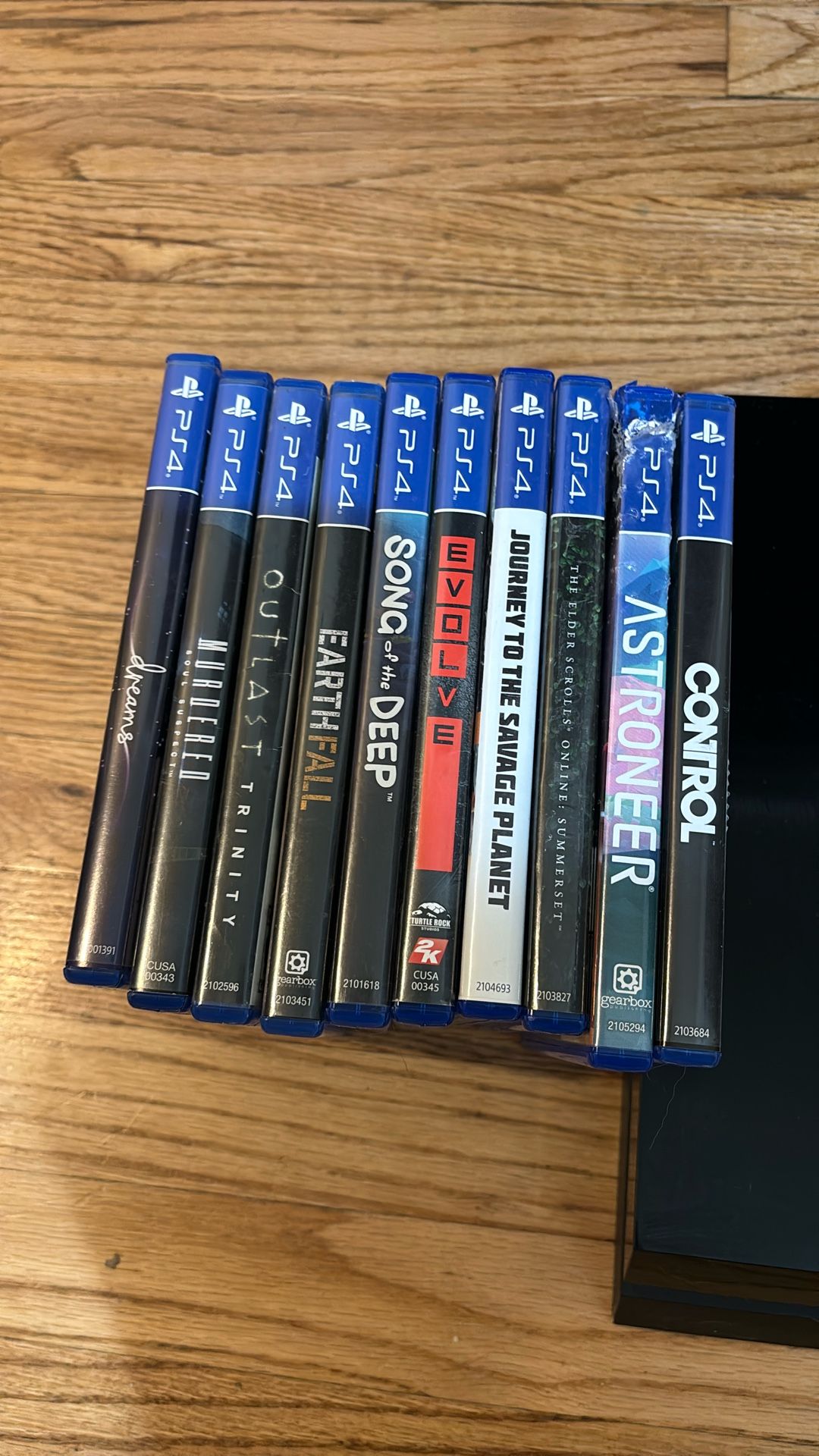 PS4 Bundle With Games And Controllers