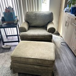 Large Comfy Chair And Ottoman 