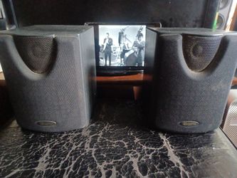 GPX WIRED BOOKSHELF SPEAKERS $50 FINAL PRICE READ DESCRIPTION AND SEE ALL PICTURES