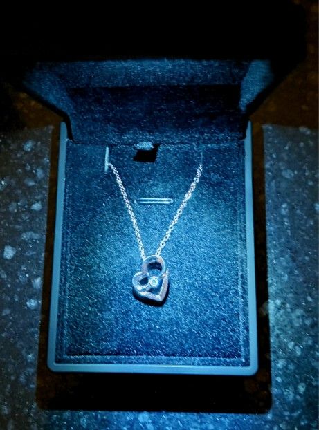 925 Sterling Silver Pendant Necklace With LED Box