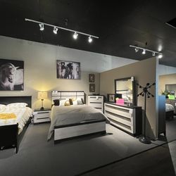 Beige 4PC Queen Bedroom Set