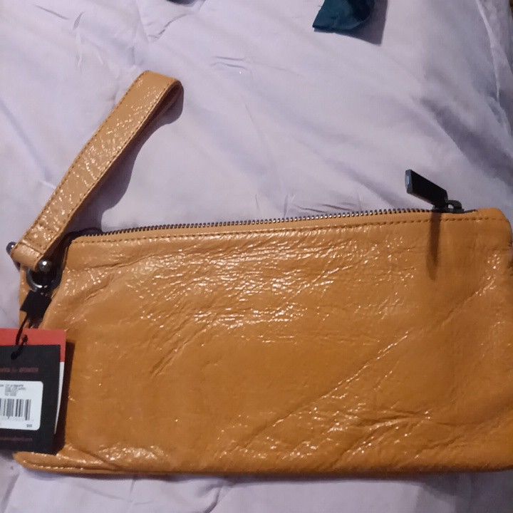 Hobo International Clutch Nwt