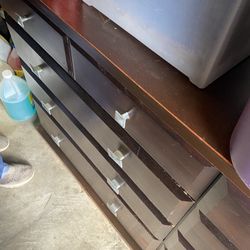 8 Drawer Chest