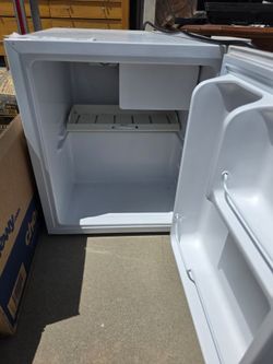 White Mini Fridge Compact Refrigerator