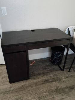 Desk black