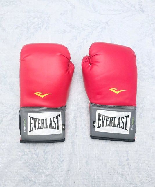 **NEW** Everlast EverFresh Boxing Gloves 14 oz Red
