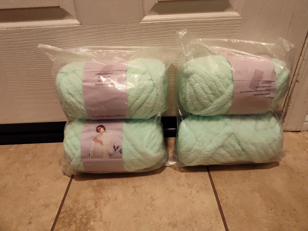 4 Skiens Chenille Chunky Yarn