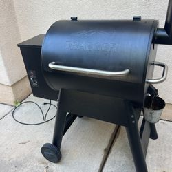 Rainy Day Special Traeger Eastwood 22 Great Condition 