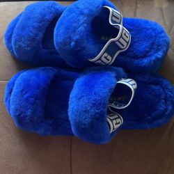 $25  UGG SLIPPERS Size 10/11 $25
