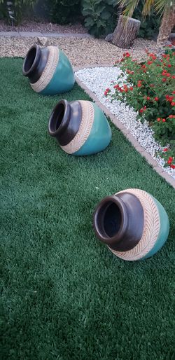 CLAY planters