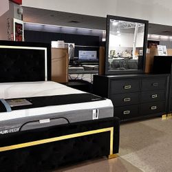 [OM] 🟪 Only $45 initial then take it home 🏡 Brand New Pepe Queen Bedroom Set 