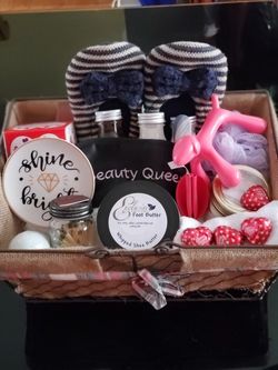 Valentine's Day Gift Baskets| Keepsake Boxes