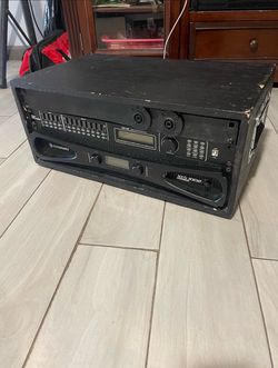 Crown XLS1002 power amplifier