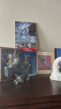 Unicorn trinkets and wall decor