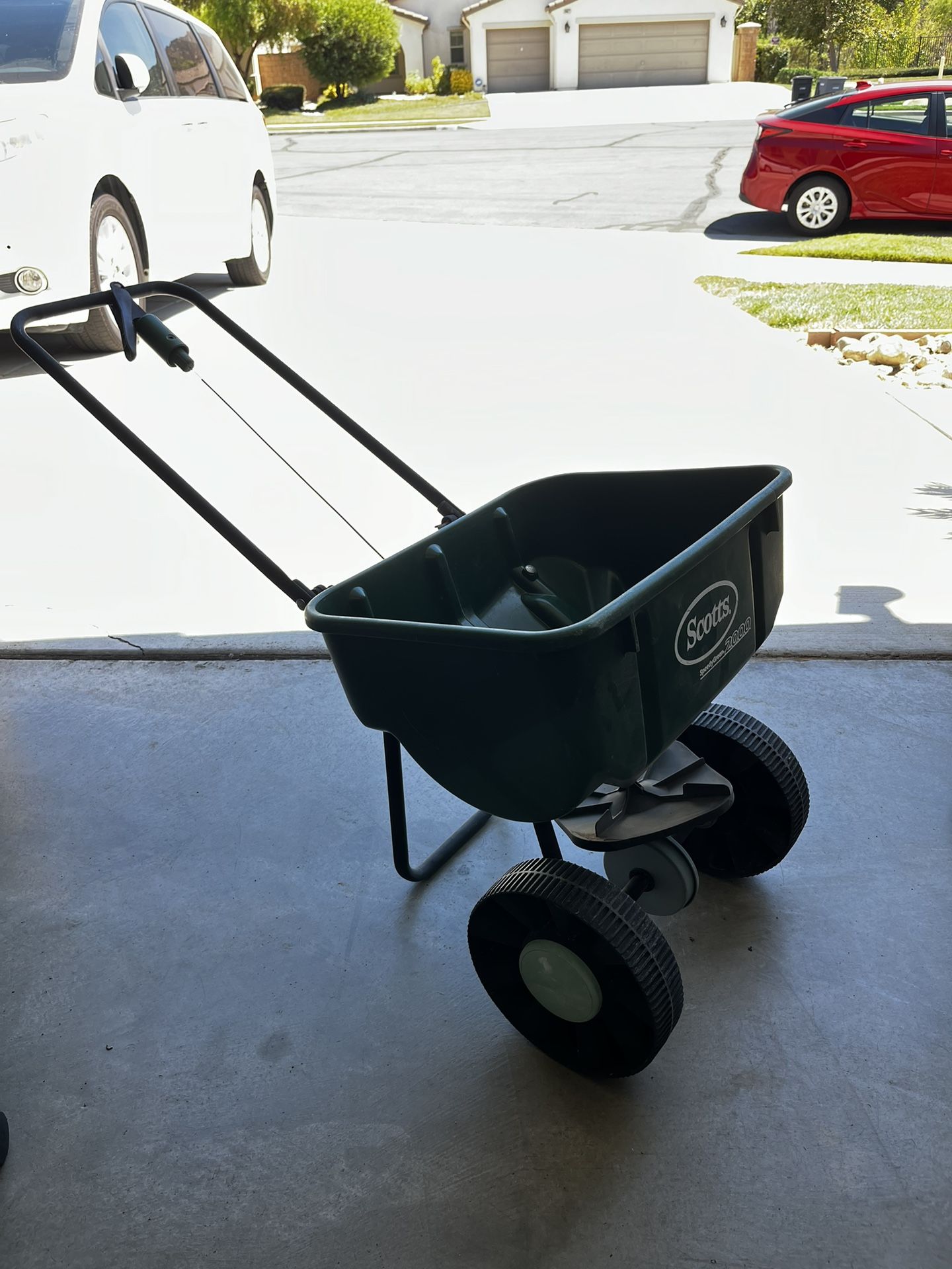 Fertilizer spreader