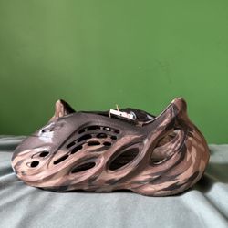 Adidas Yeezy Foam RNR MX Cinder Size 8