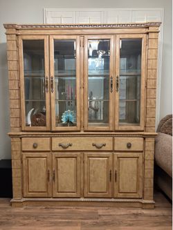 China hutch cabinet with glass doors