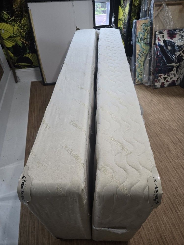 Tempur Pedic Box Spring Set -> Queen Size