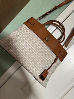 White Michael Kors Purse