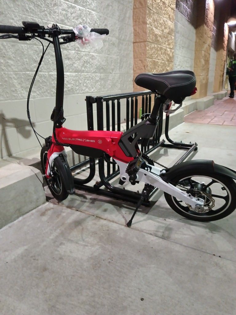 Electric Bicycle 2022 Almost New $900 OBO 