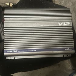ALPINE MRV-F400 4/3/2チャンネルパワーアンプ Alpine MRV-F400 4 Channel 400 Watt Car Amplifier