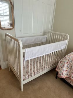 Crib with EVERYTHING Included