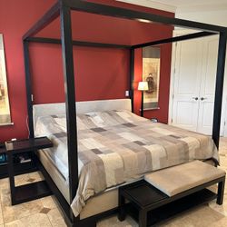 DesignerModern Posted Bed King Size