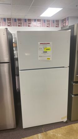 GE Garage-ready  21.9-cu ft Standard-Depth 33-in Wide Top-Freezer Refrigerator (White) Garage Ready -1 year warranty