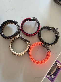 Paracord Bracelet (Survival bracelet)