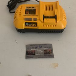 Brand New Dewalt Fast Battery Charger FCB118