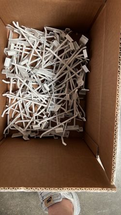 -inch White Slatwall Hooks / Pegs for Retail Display (200 Available)