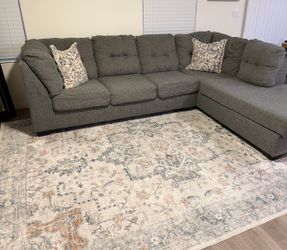 Sectional sofa/couch