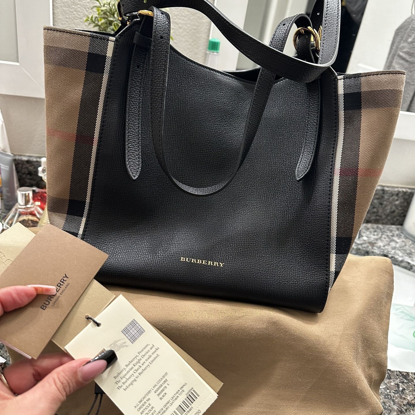 Burberry Haymarket Check Small Canterbury Tote Bag for Sale in Quincy, MA -  OfferUp