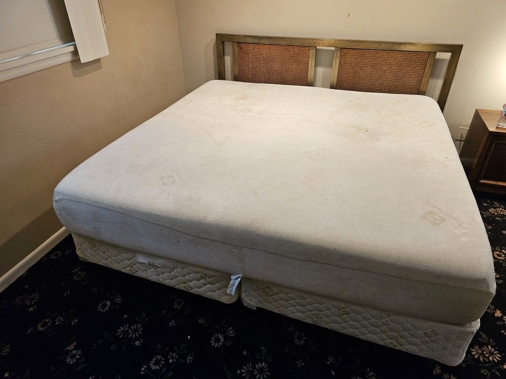 King Size Bed With Mattress