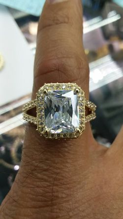 14K GOLD RING high quality CZ 5.6 grams