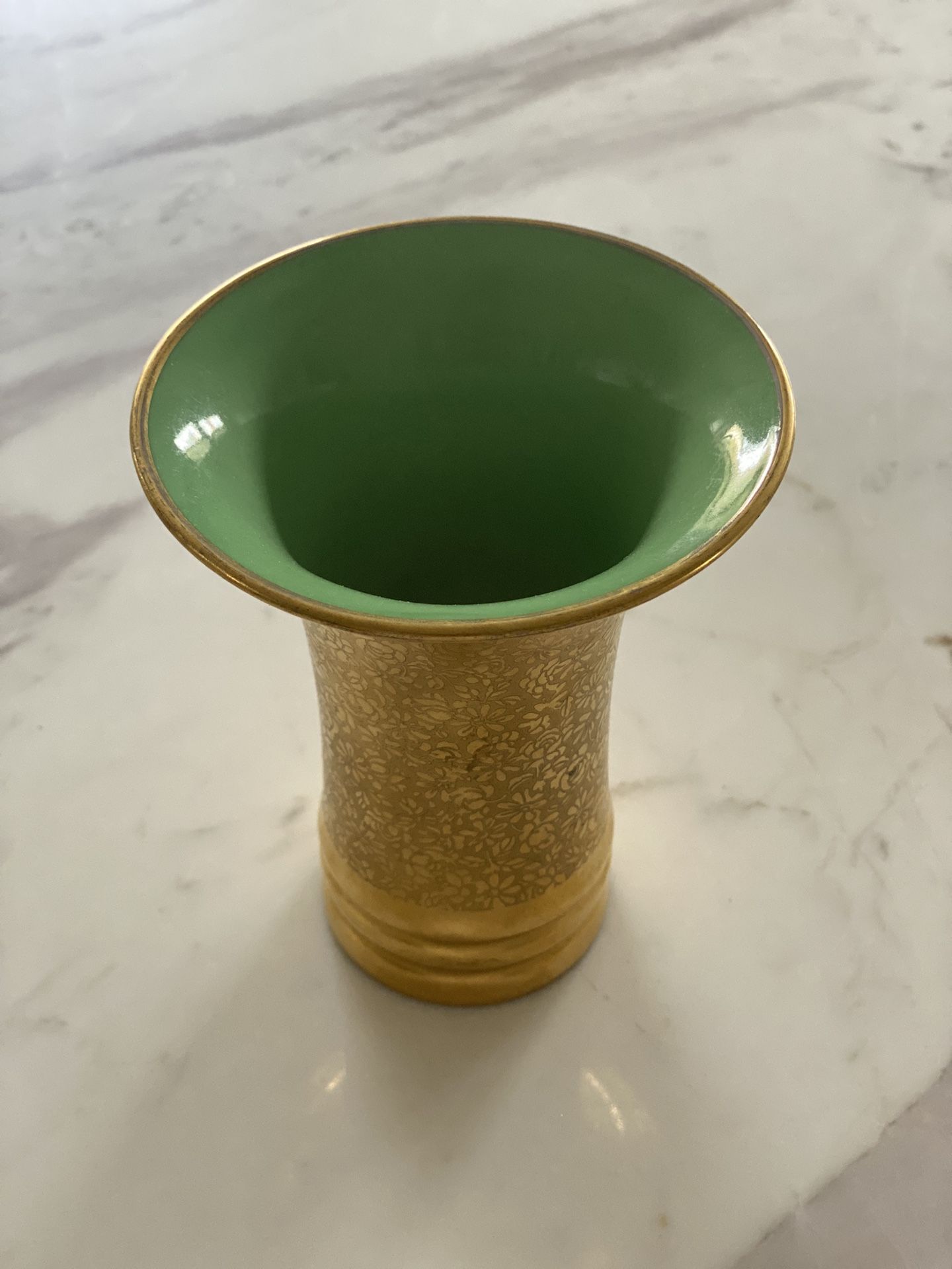 Gorgeous Pickard china vase- 24k Gold