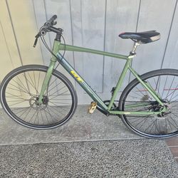 700 GT Explorer Bicye