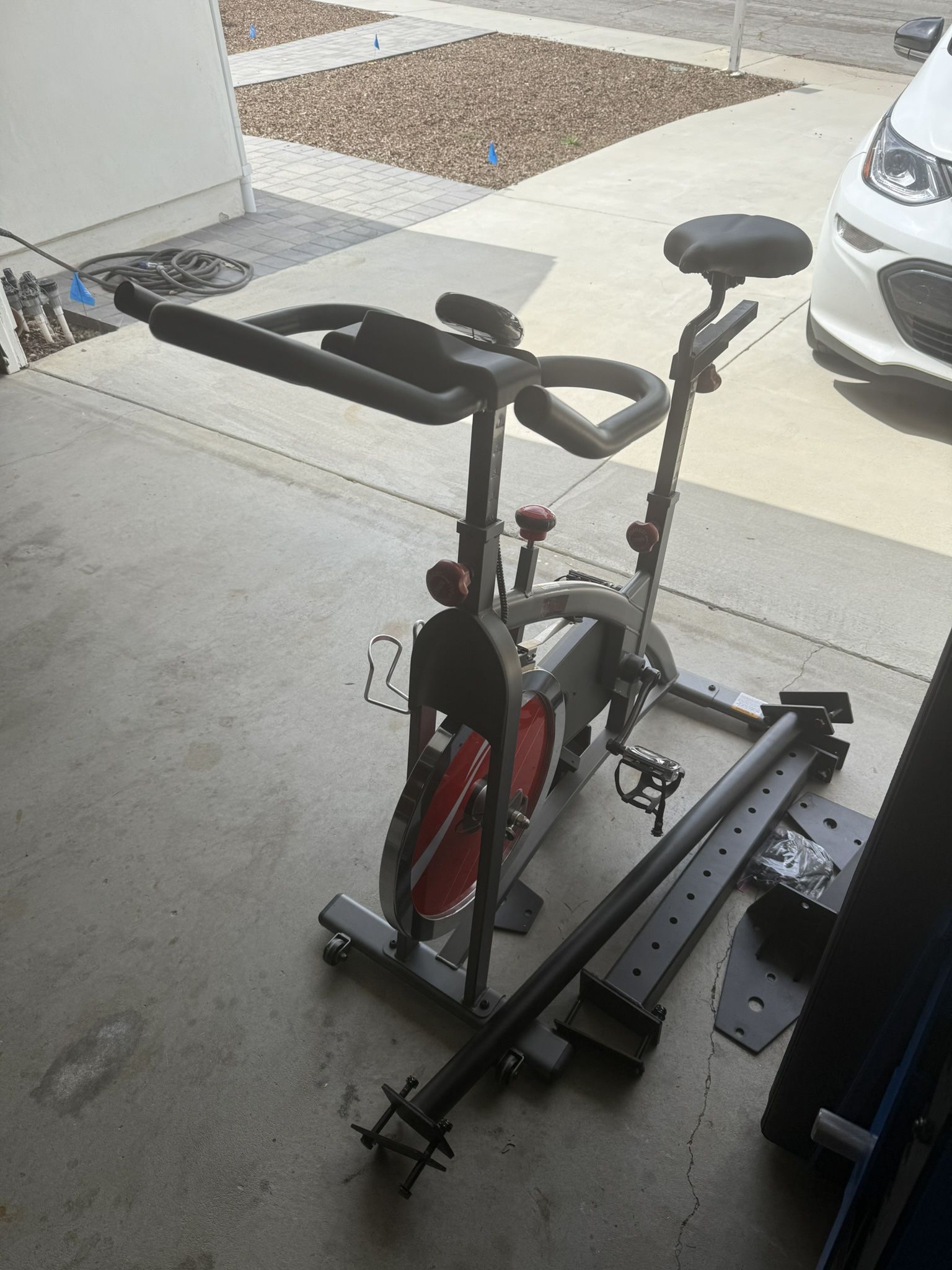 Stationary exercise bike