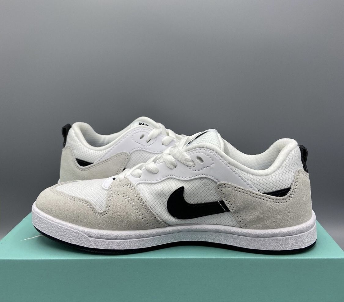Women’s Nike  SB Alleyoop  Sneakers  NEW