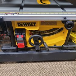 DEWALT

15 Amp Corded 8-1/4 in. Compact Portable Jobsite Tablesaw (Stand Not Included)

